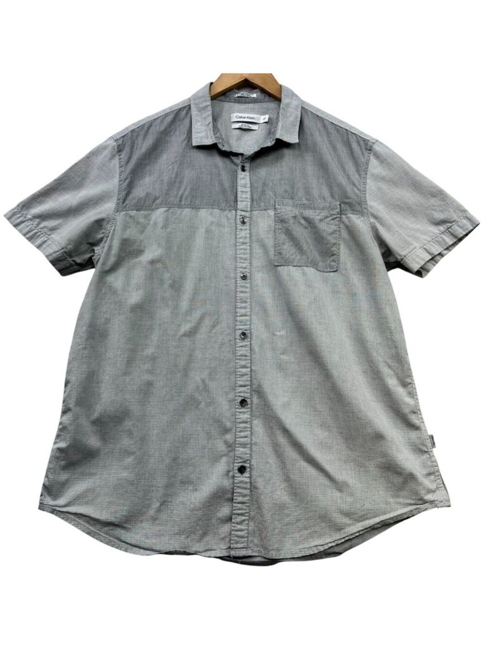 Calvin Klein Men's Classic Fit Button Up Shirt Short Sleeve Size L Gray Check